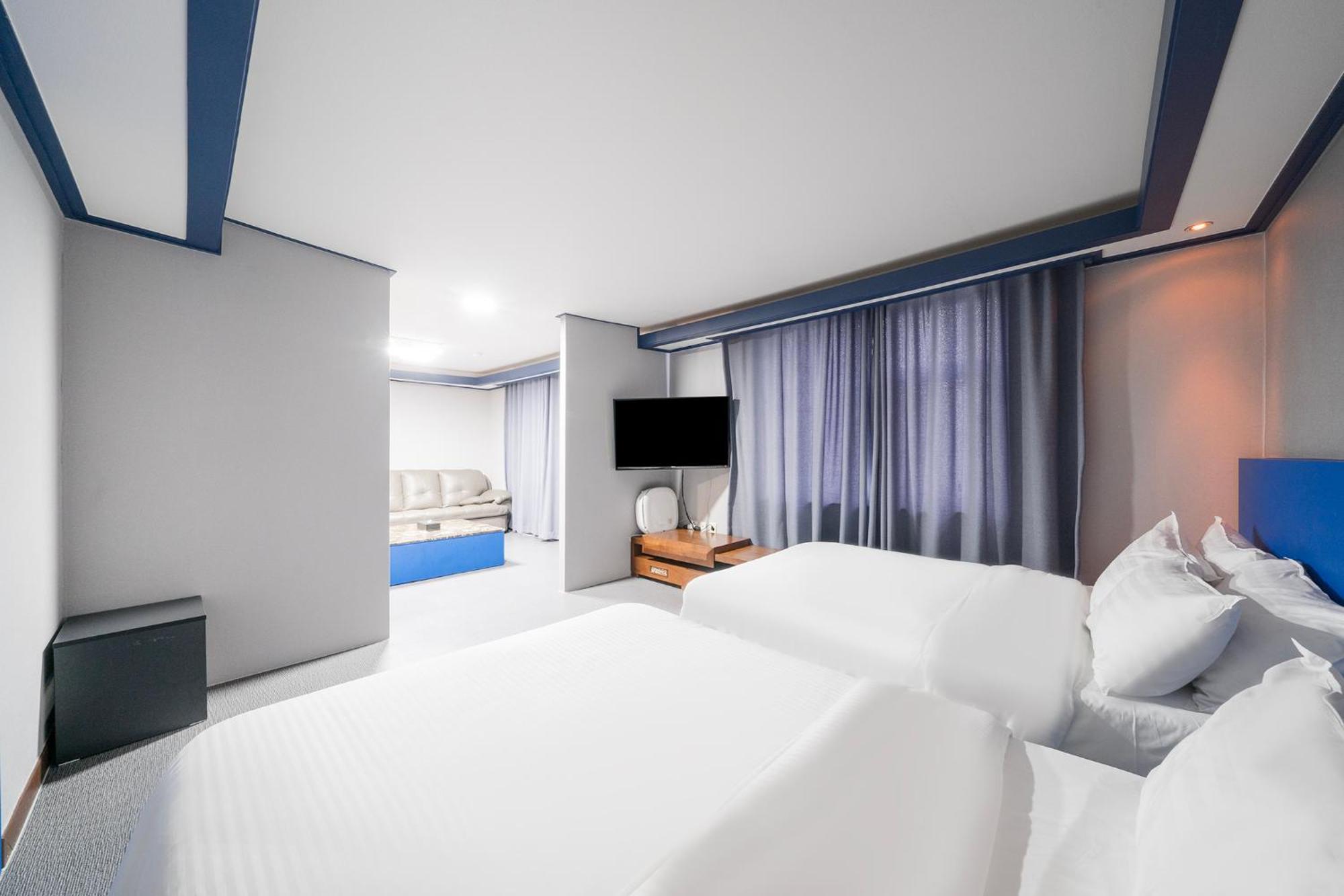 Noblesse Hotel เมืองเชจู ภายนอก รูปภาพ