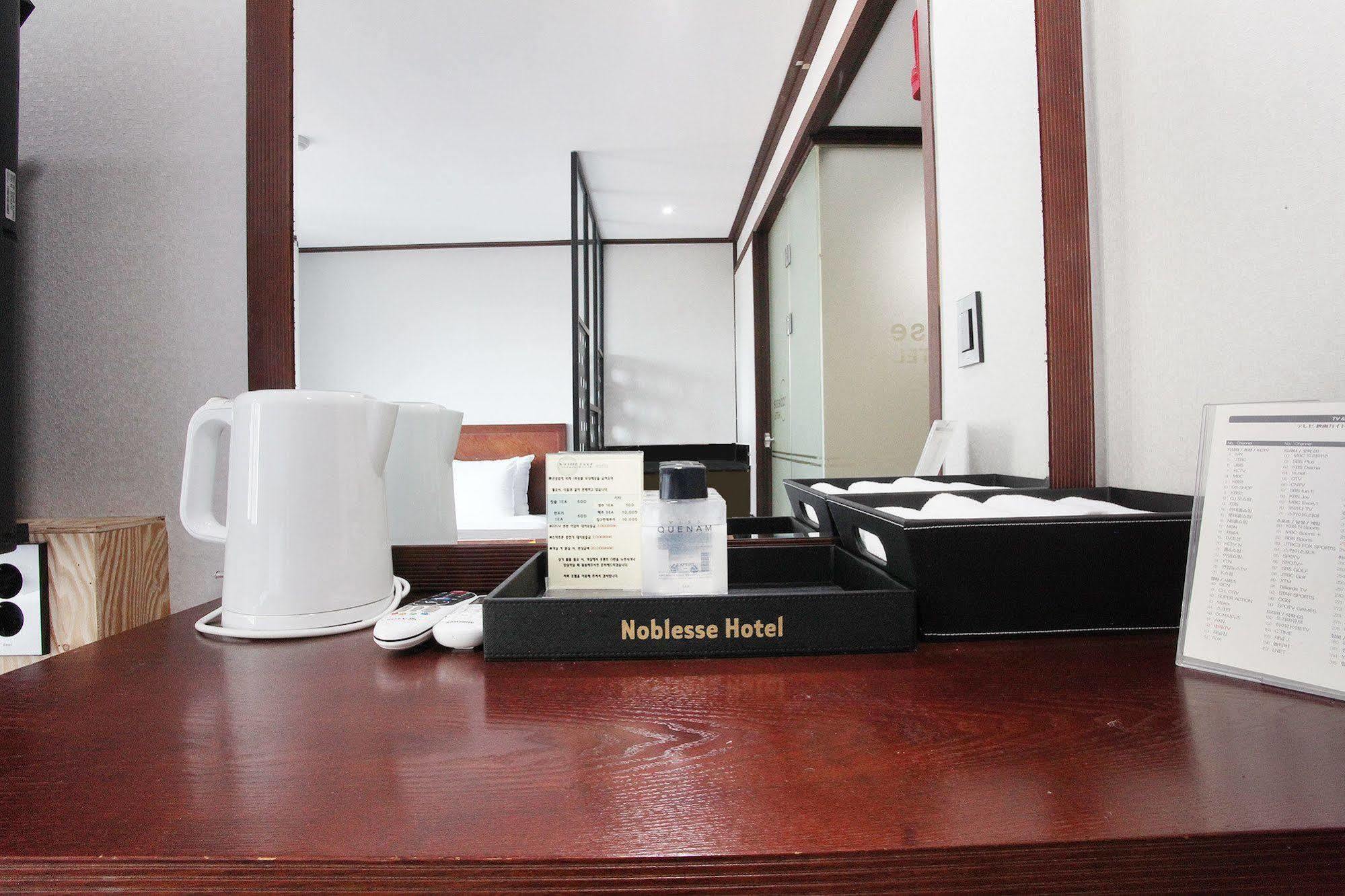 Noblesse Hotel เมืองเชจู ภายนอก รูปภาพ