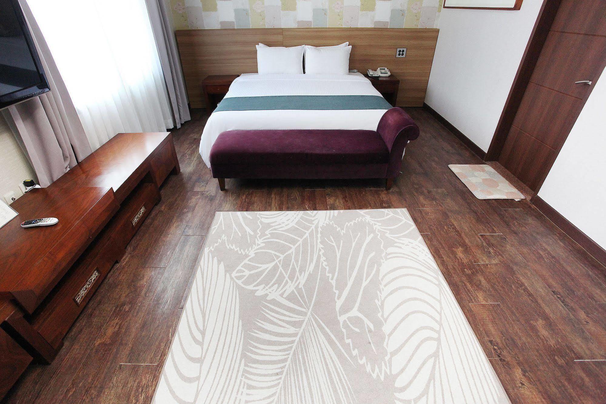Noblesse Hotel เมืองเชจู ภายนอก รูปภาพ