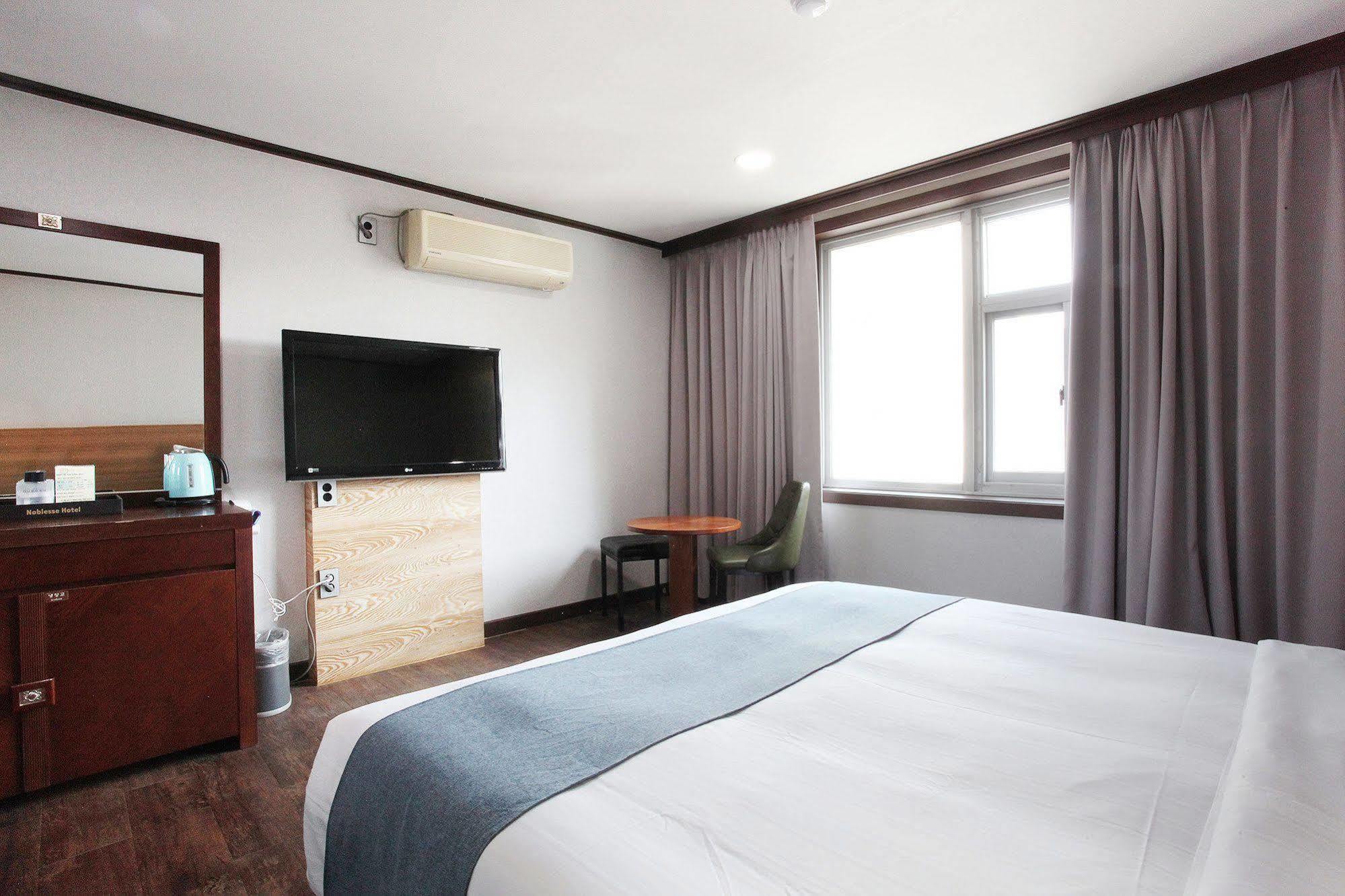 Noblesse Hotel เมืองเชจู ภายนอก รูปภาพ