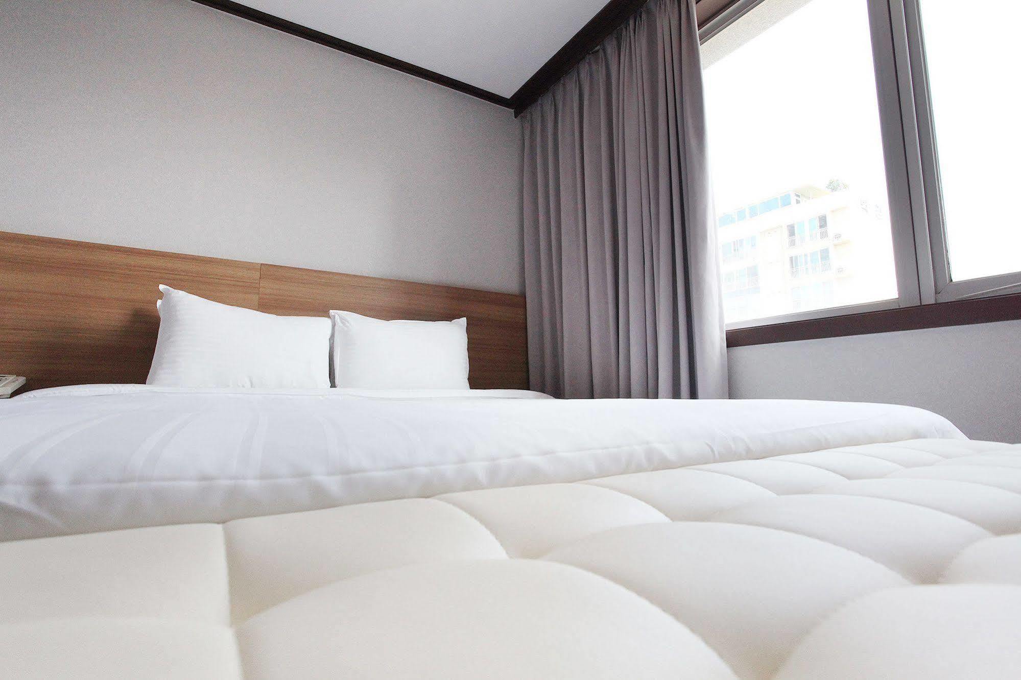 Noblesse Hotel เมืองเชจู ภายนอก รูปภาพ