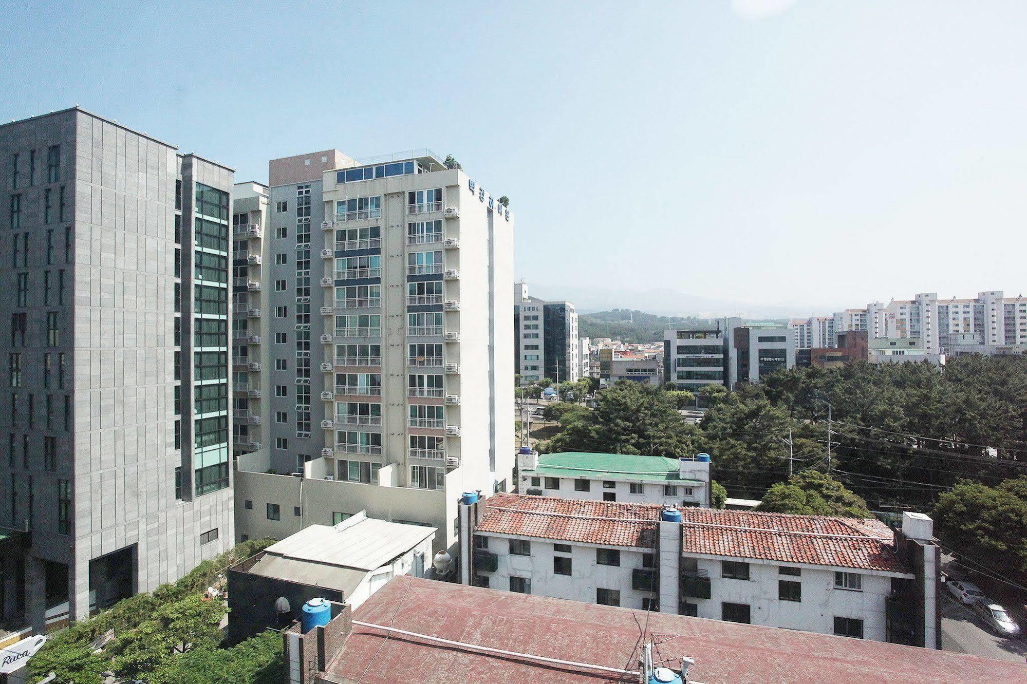 Noblesse Hotel เมืองเชจู ภายนอก รูปภาพ